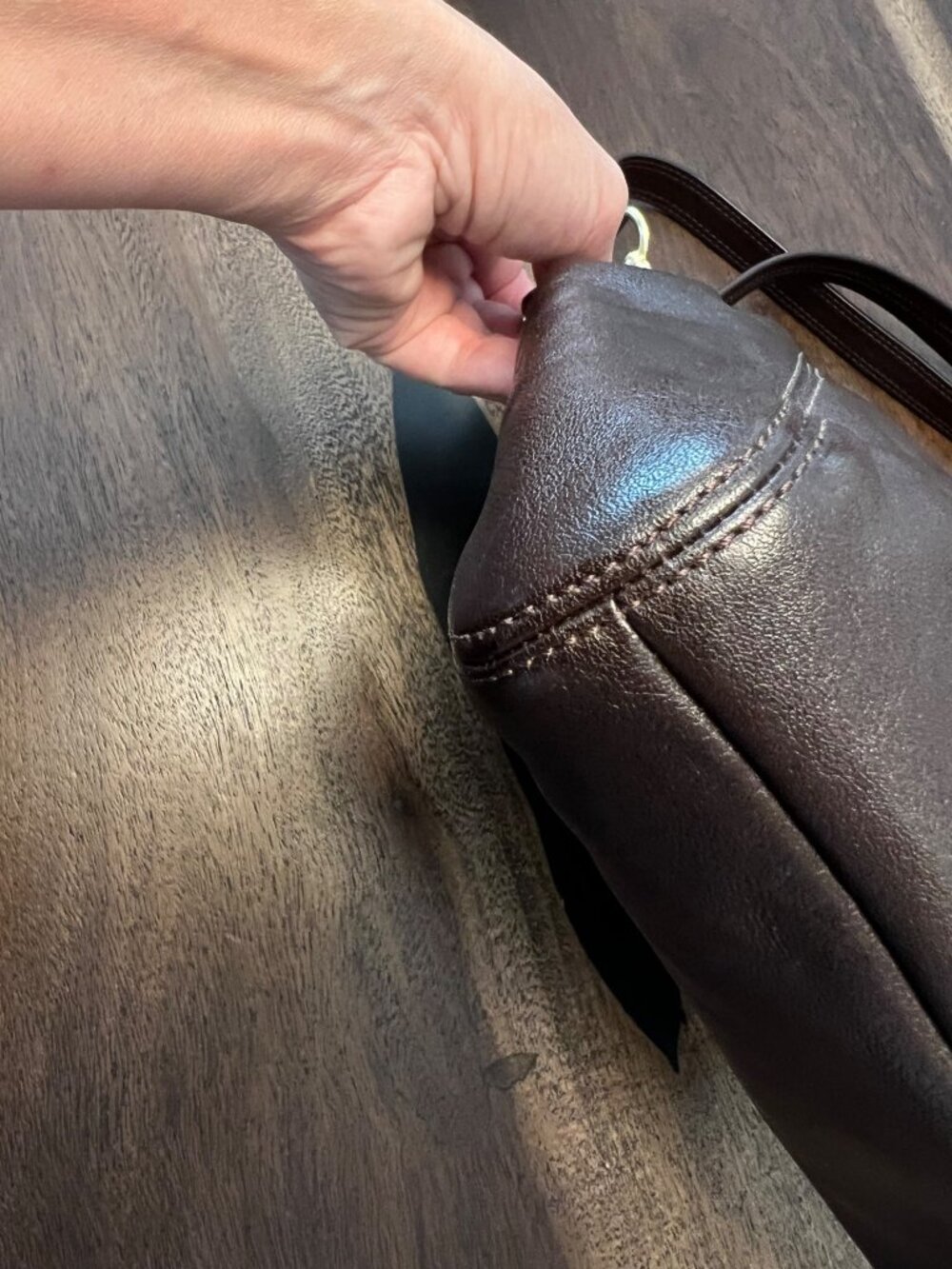 Coach Brown Leather Pleated Shoulder Bag With Gold Hardware & Removable Strap - Picture 6 of 13